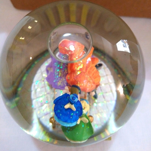 Vintage Sleeping Beauty Disney Musical Snowglobe - Picture 9 of 11